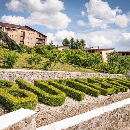 Hotel Butterfly Sadove Zewnętrze zdjęcie