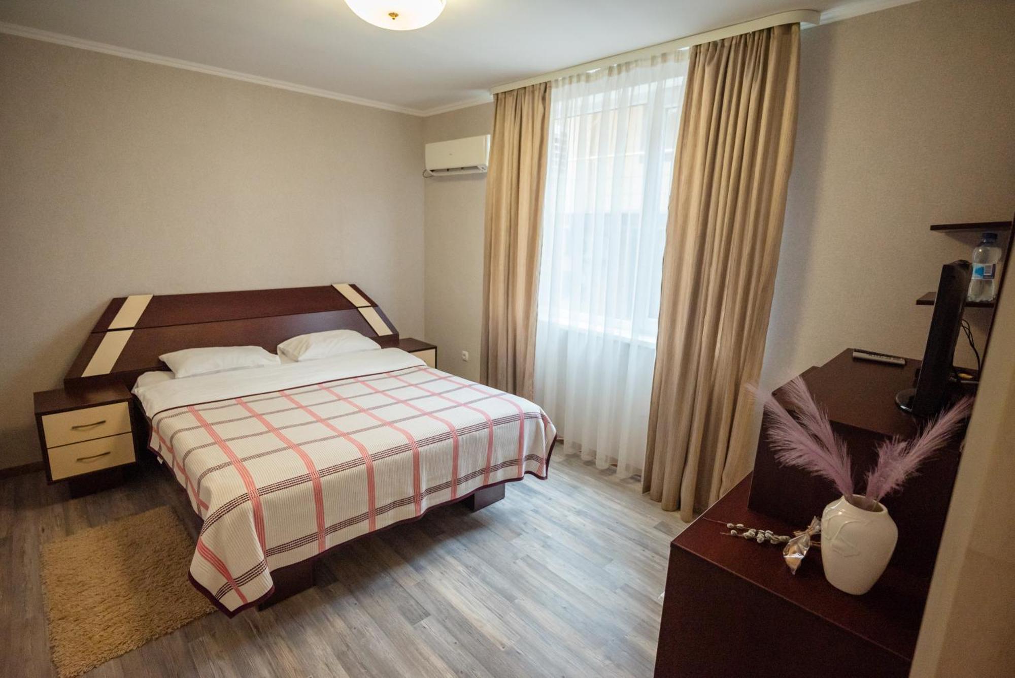 Hotel Butterfly Sadove Zewnętrze zdjęcie
